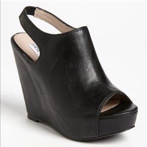 Steve Madden Black Leather Barcley Platform Wedge